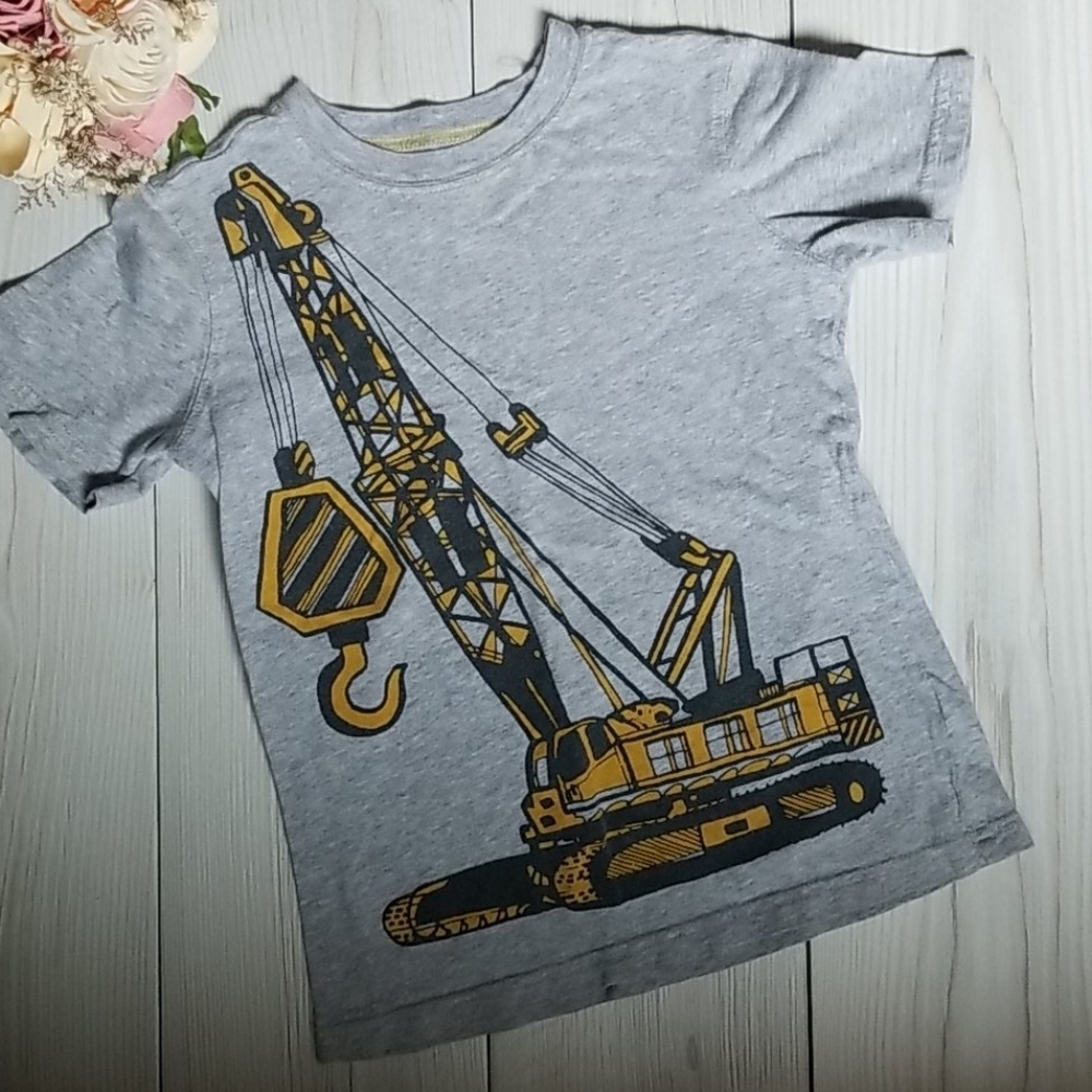 Carter's gray crane short sleeve t-shirt (Size 5)